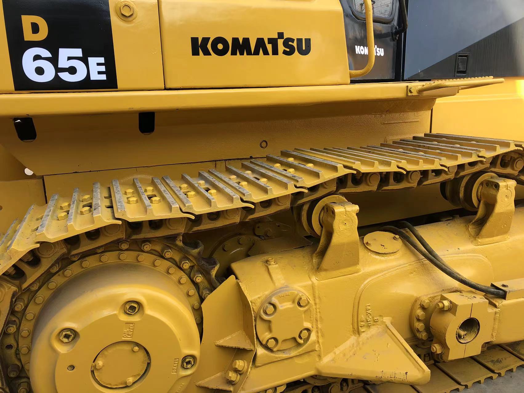 7.6m3 Dozing Capacity Used Komatsu D65 D85 D155ax D275 D375 D475 Bulldozer for Earthmoving