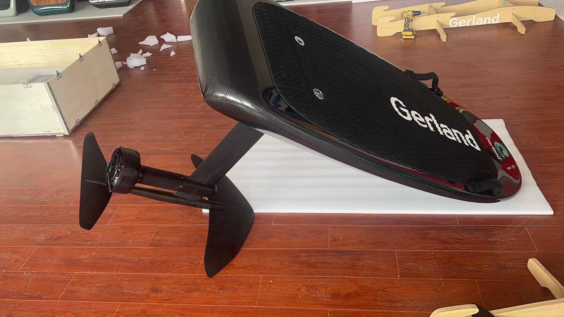 Electric Surfboard with Max Speed 50KM/H Battery Voltage 72V Flying Surfboard