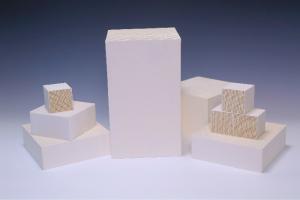 Wholesale White And Cellular Monolithic Catalyst Support , VOC alumina carrier from china suppliers