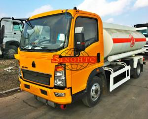 Wholesale HOWO 1000 - 1200 Gallons Petrol Tank Truck Carbon Steel Tank Material from china suppliers