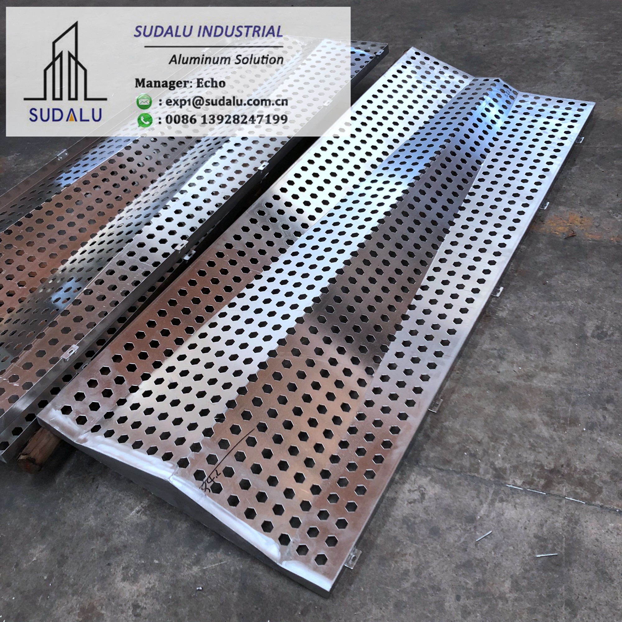 Manufacturer Aluminum Decoration Perforated Ceiling Panel Screen Interior Decorated Ceiling Sheet