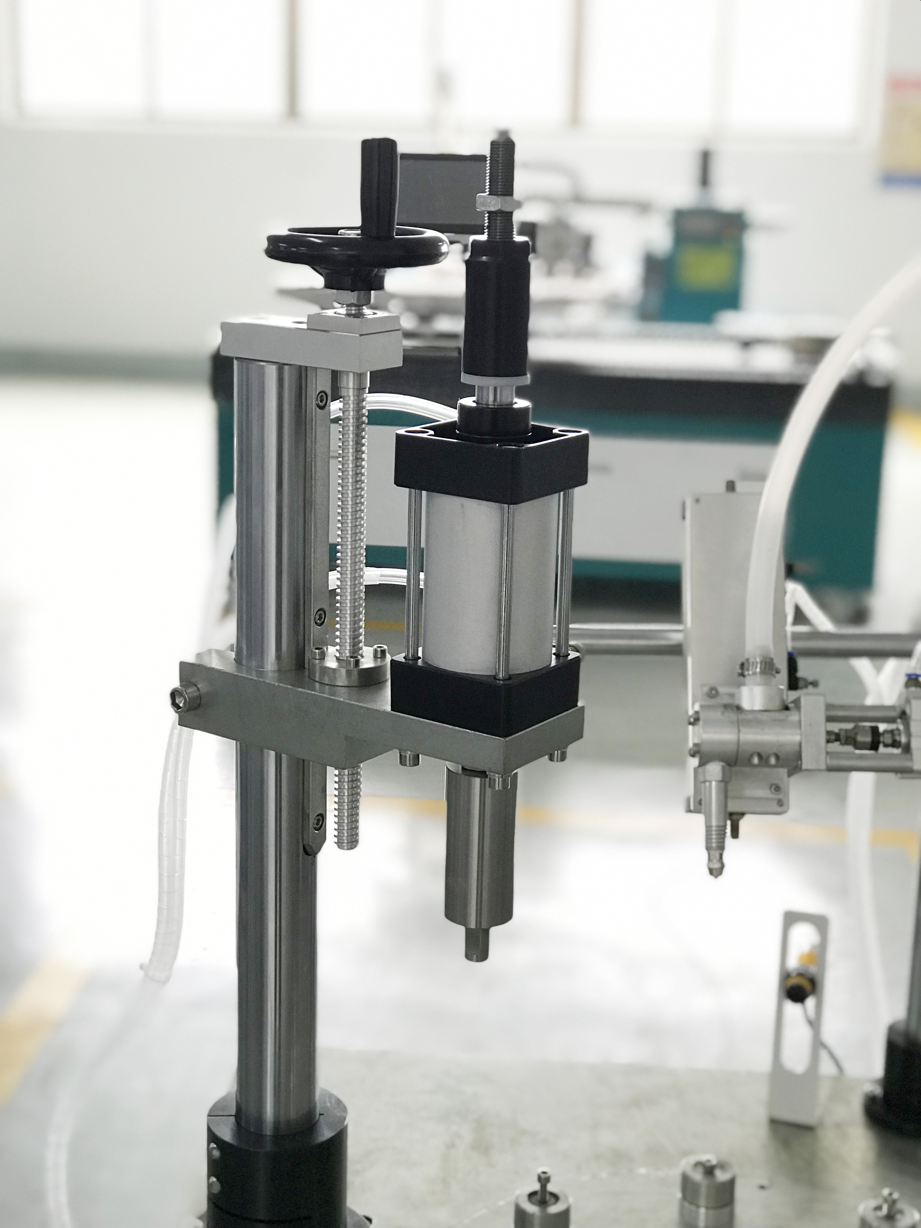 LED Bulb Industrial Glue Dispensers 200W Bulb Punching Machine 0 - 300 RPM With Eight Station