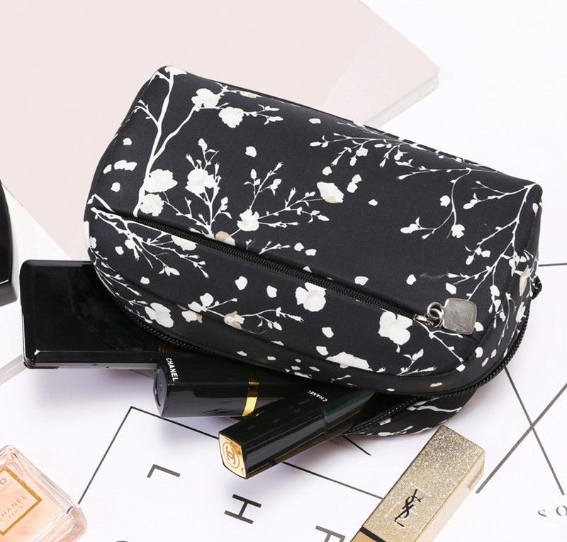 High Quality Digital Printing Polyester Canvas Cosmetic Bag Private Label