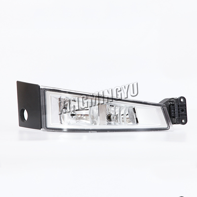 84186279 82140763 Fog Lights For Volvo FH FMX Trucks European Truck Body Parts
