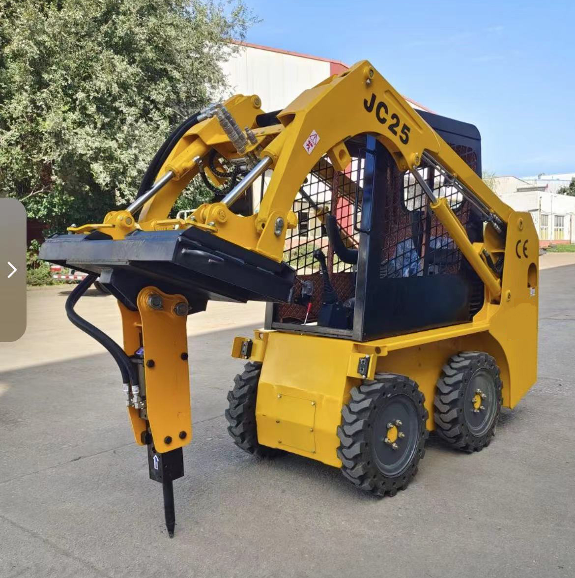 850kg Skid Steer Loader with Bosch Rexroth Hydraulic Pump and 0.4m3 Bucket Attachment