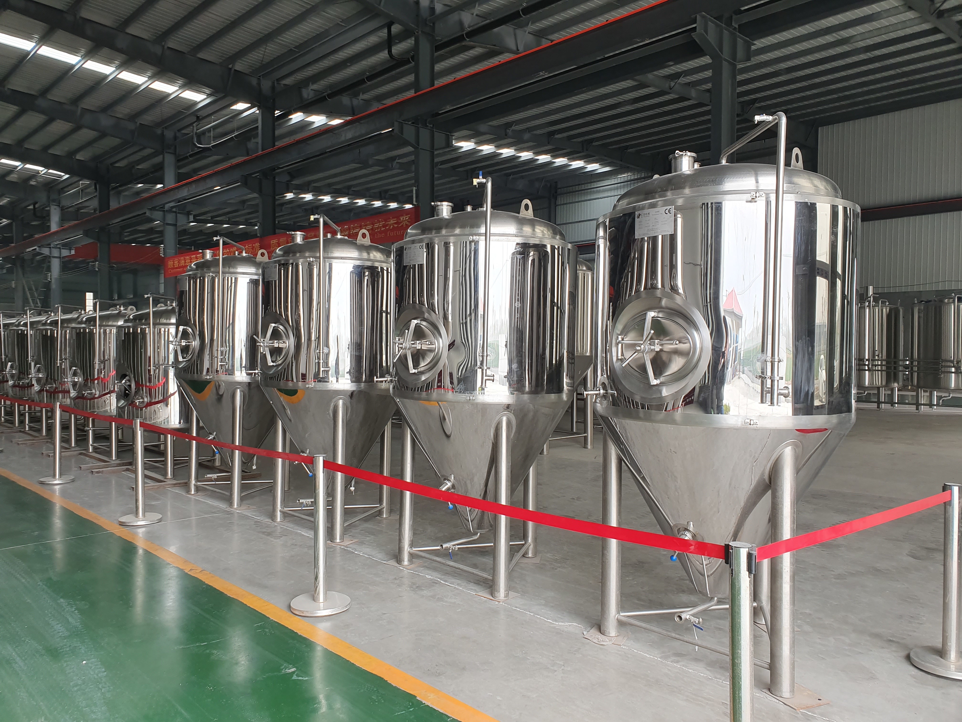 1000L Stainless Steel 304 Beer Fermentation Equipment Turnkey Project For Brewery System Conical Fermentation Tank
