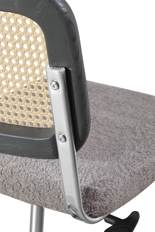 0.092CBM Rattan Task Modern Executive Desk Chair 70cm BIFMA