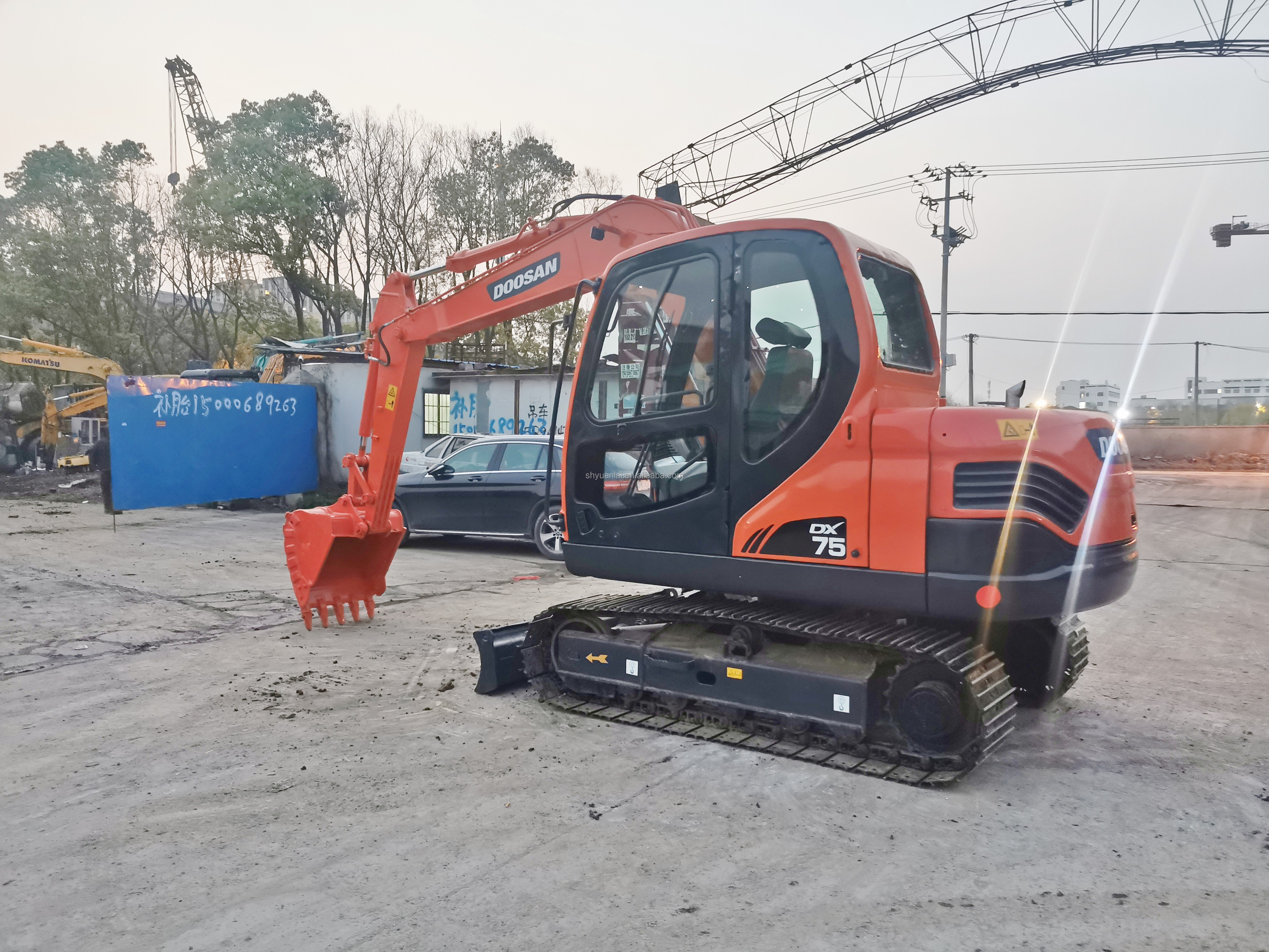 DOOSAN DX75 Excavator Energy-Saving and Affordable for Used Hand Crushing Requirements