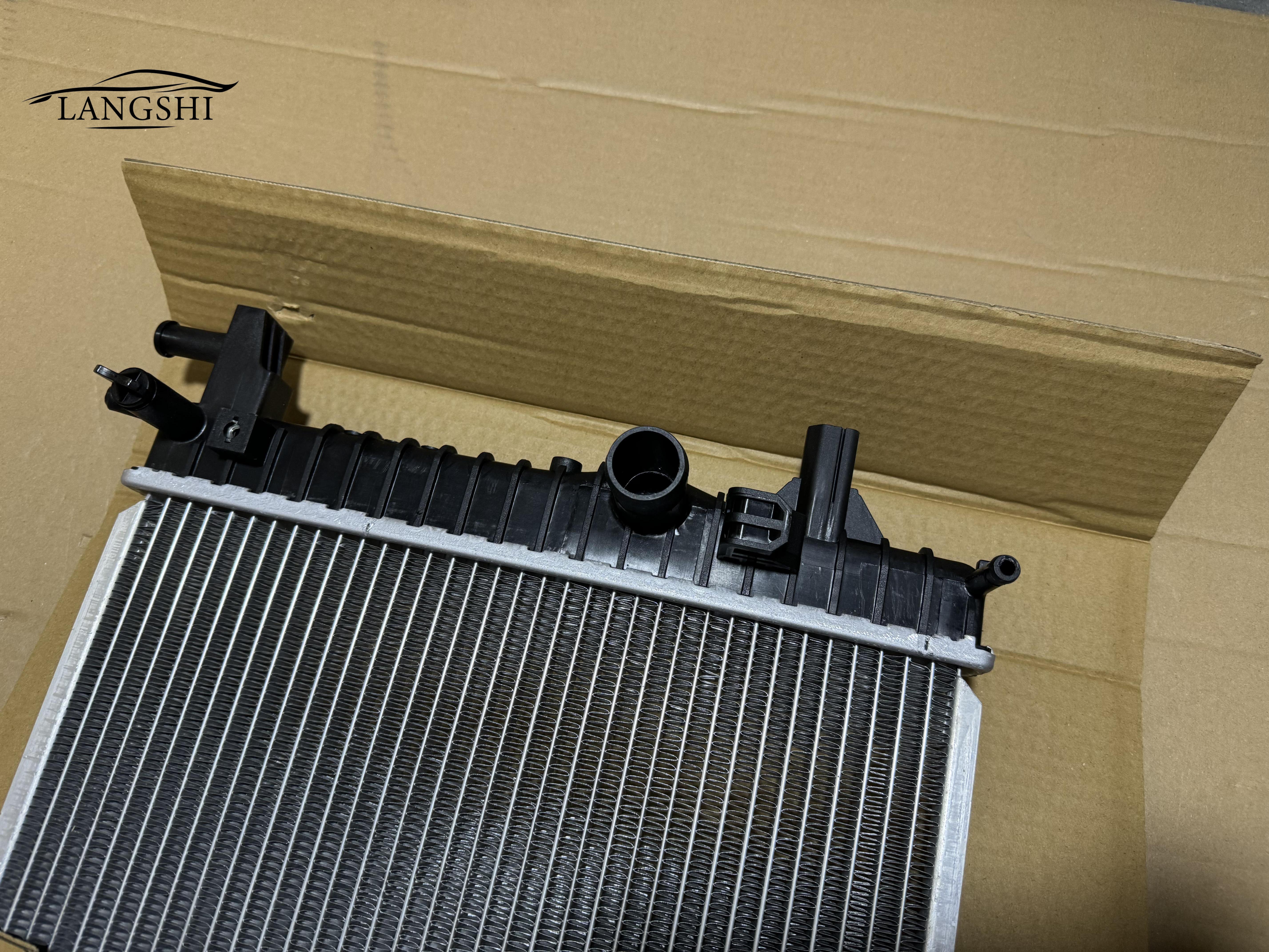 10122633 Auto Spare Parts Aluminum Radiator for MG 6 and ROEWE RX5 Car Cooling System