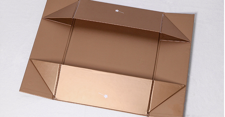 CMYK 4 Color Printing Custom Clothing Boxes Biodegradable Paper Material