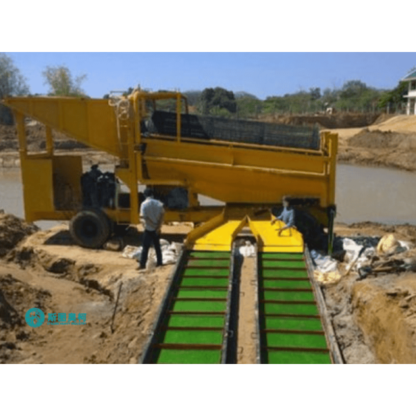 Diesel Engine Powered Washing Trommel 200TPH Gold Mining Trommel