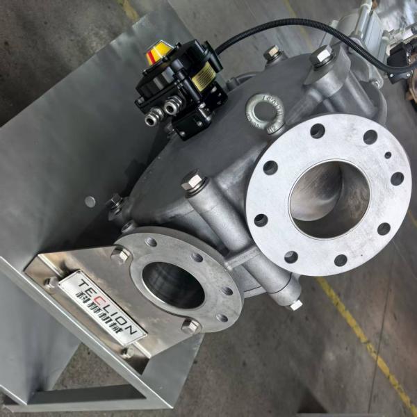 Dual channel full bore cast aluminum diverter valve for powder and granular