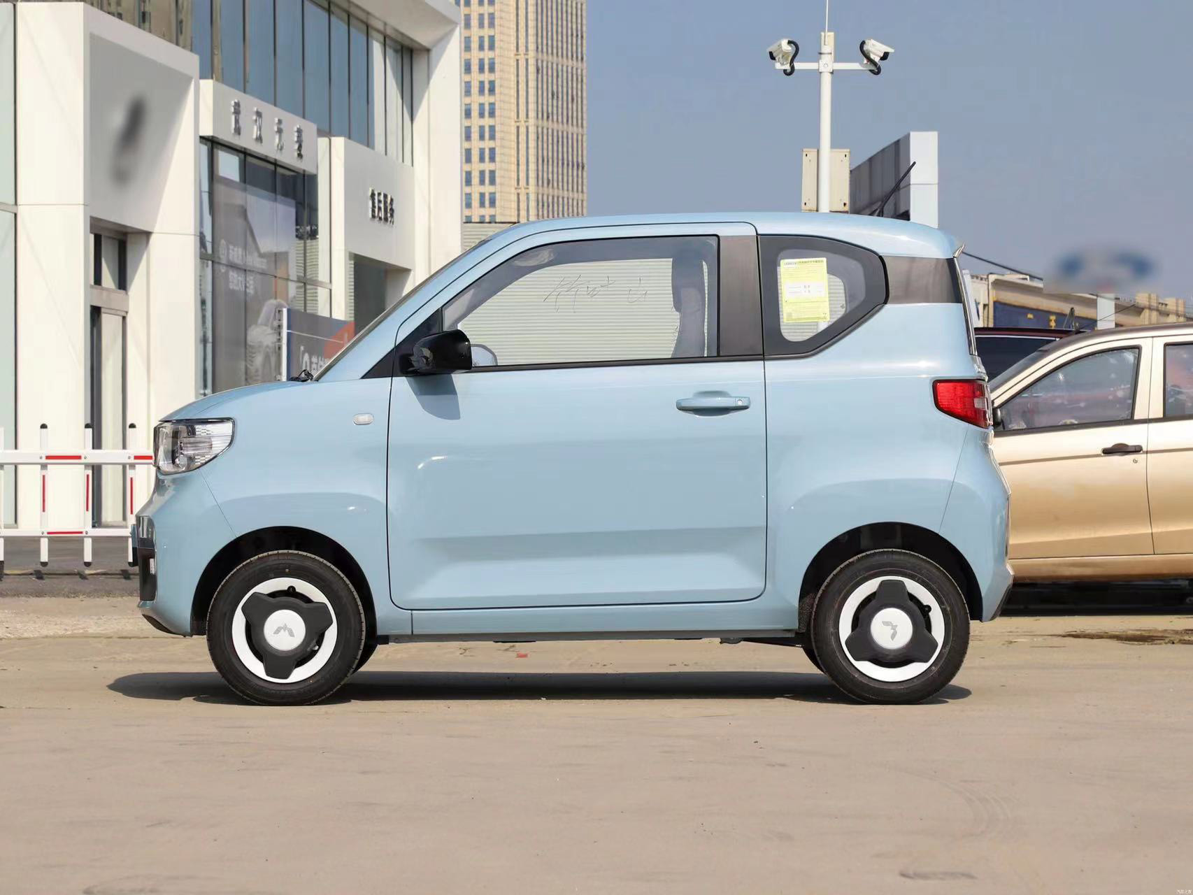 3-door 4-seater hatchback Hongguang MINIEV2022 Free Lithium Iron Phosphate high speed new energy electric