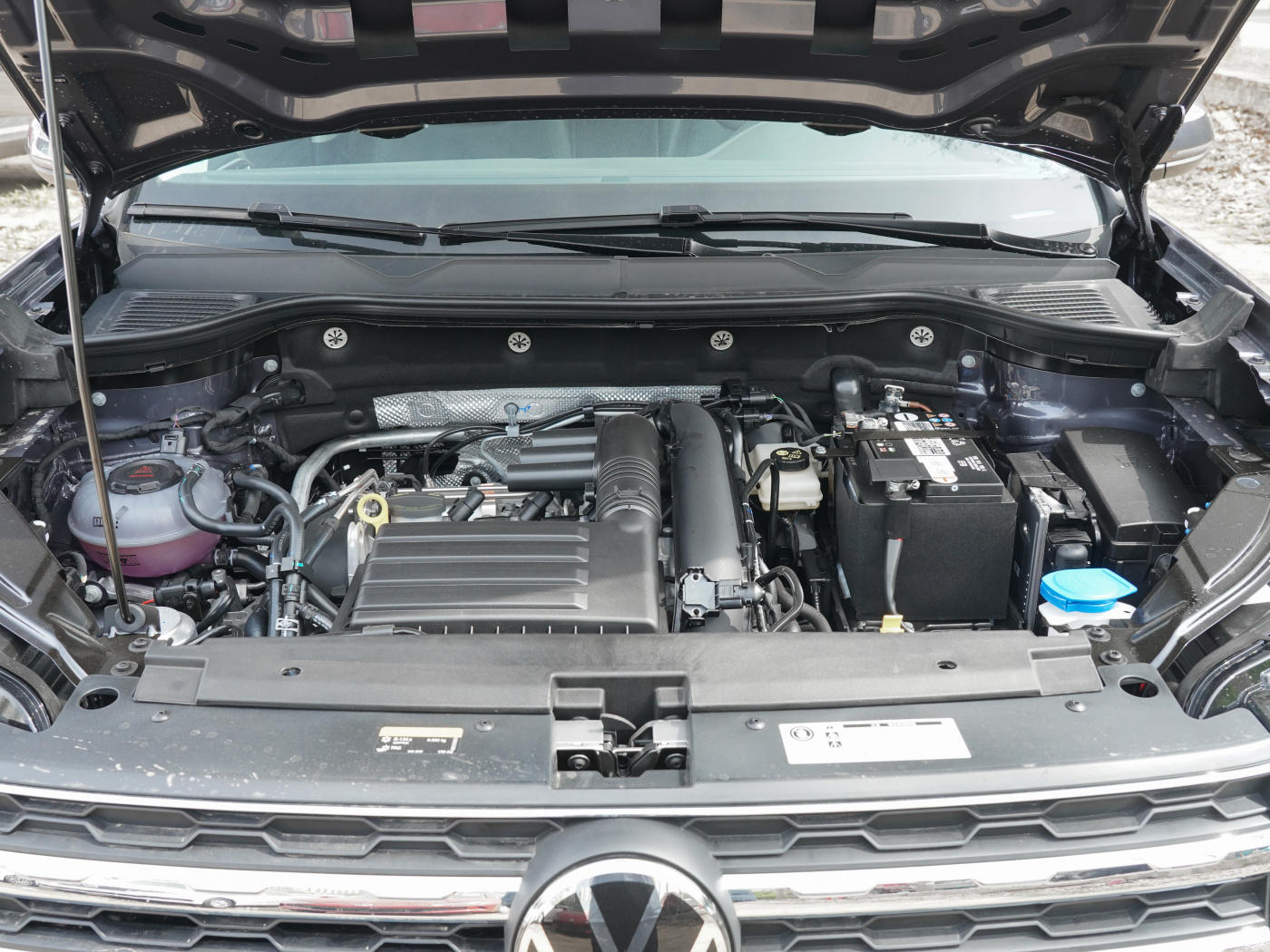 2023 VW THARU 280TSI Luxury 1.4T 150Ps FWD 5-seats SUV Sunroof Upgrade Panoramic Sunroof for a and Comfortable Journey