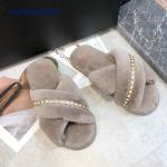 Thickness 1.5 - 3.5cm Warm Luxury Fur Slippers For Women