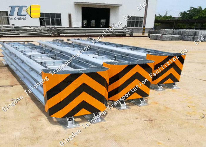 Crash Cushion Attenuator Highway Traffic Safety Crash Buffer Attenuator Tunnel Entrance