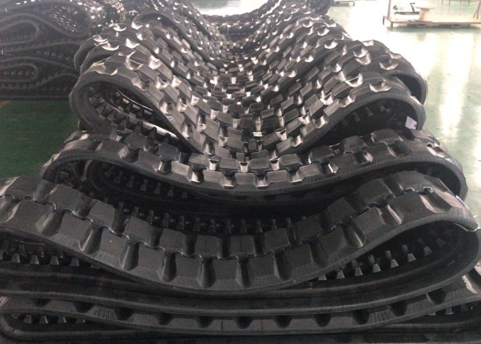 Adjustable Track Loader Rubber Tracks Low Noise With 52 Links