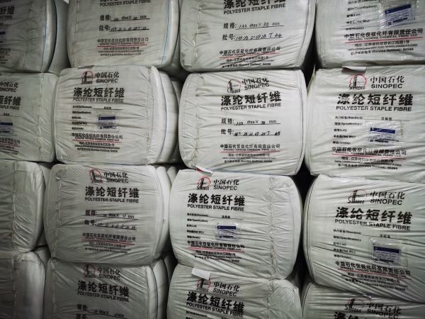 50S/3 Spun Polyester Thread , 100 Polyester Spun Yarn OEKO Certificate high tenacity for industrial sewing thread