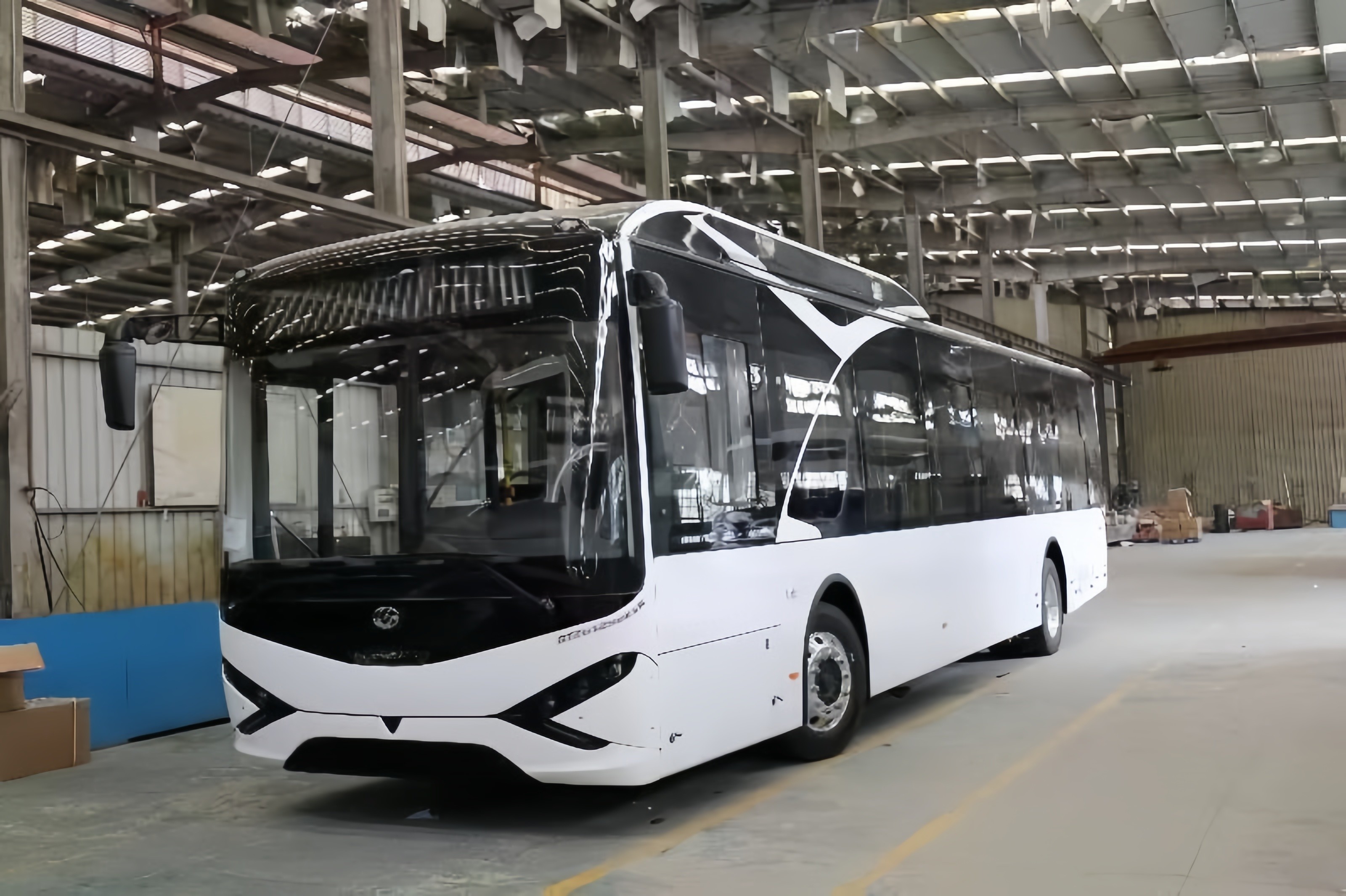 EV Zonson Secong-hand City Bus for 2 Passenger Doors and White Exterior