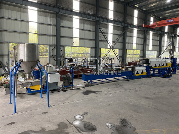 Plastic PE Film Granulating Pelletizing Recycling Machine 250-350kg/H