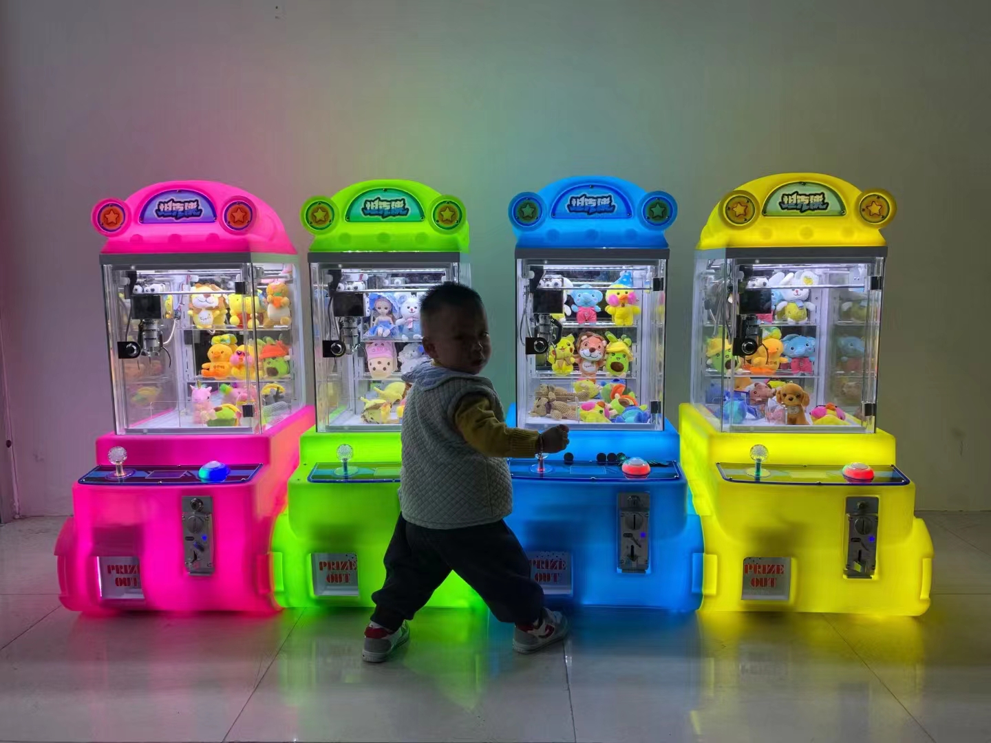 Small Dolls Vending Mini Toy Claw Machine 30KG Metal Acrylic Coin Operated Arcade Games