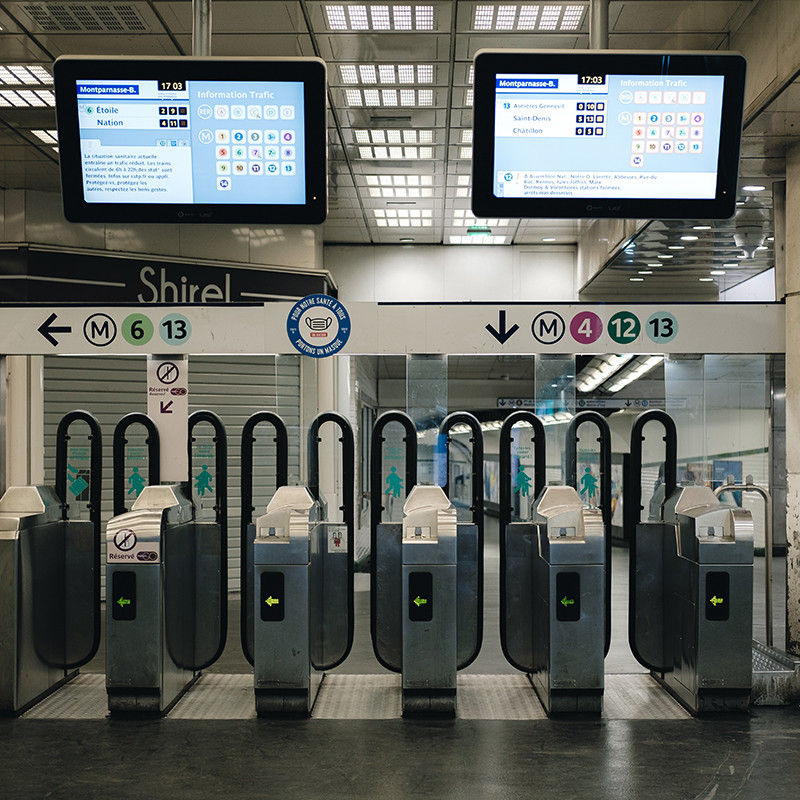 18.5" V Type Double Sided Screen IPTV Media Train Subway Passenger Information System