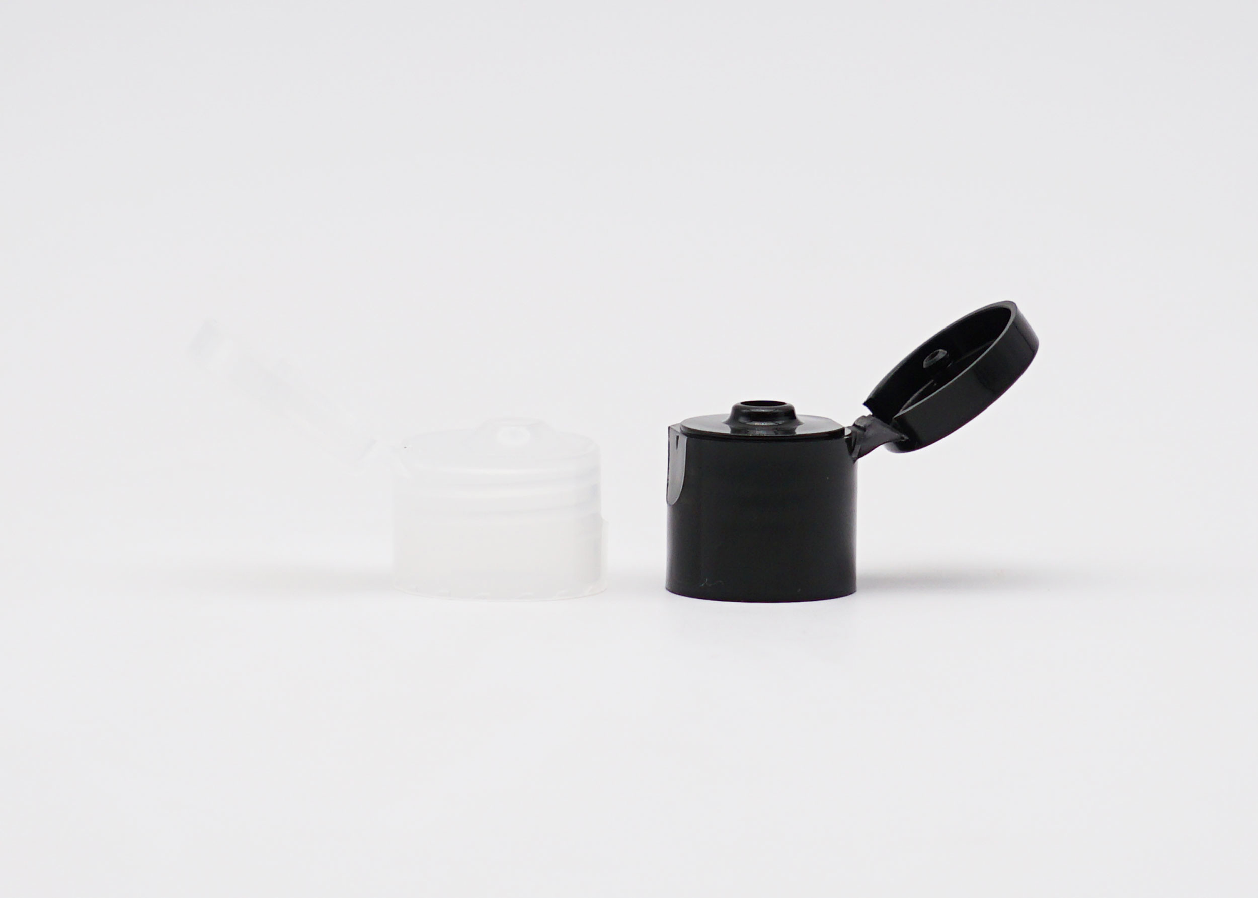 Smooth 18 / 410 PP Plastic Flip Top Dispensing Caps Eco Friendly