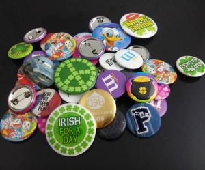 Wholesale tin badge souvenir,small charming garment accessory from china suppliers