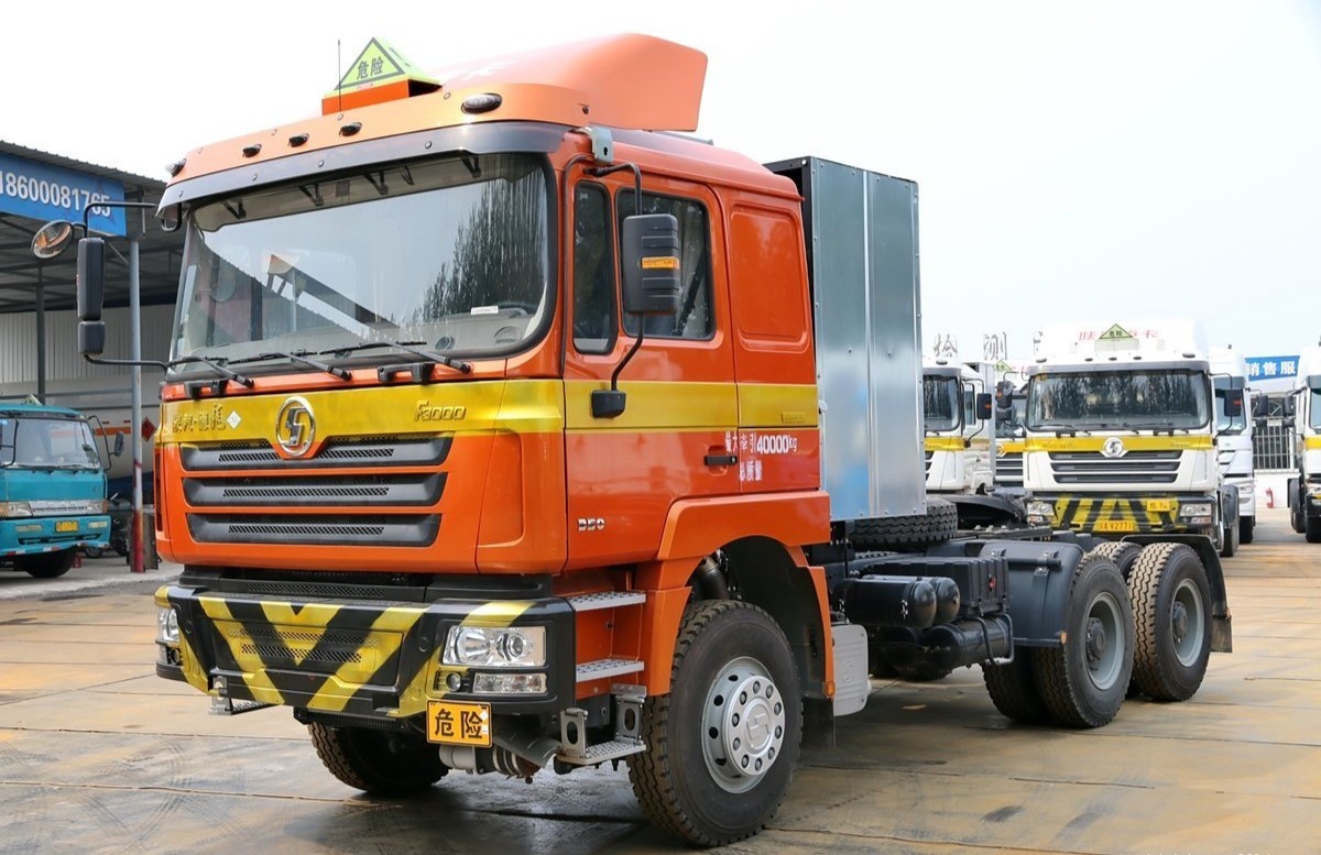 Shacman F3000 4X2 Tractor Head Truck with 10 Forward Shift and High Driving Cab Roof