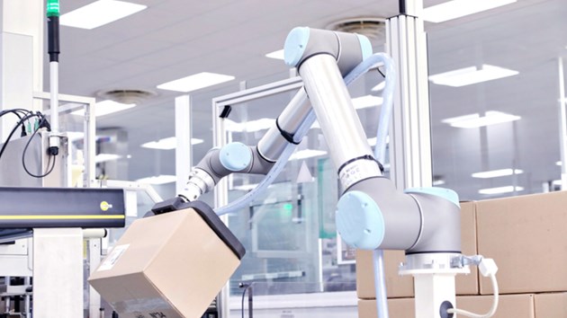 UR10e Collaborative Robot Universal Cobot With Onrobot Gripper And Lift100 Lifting System