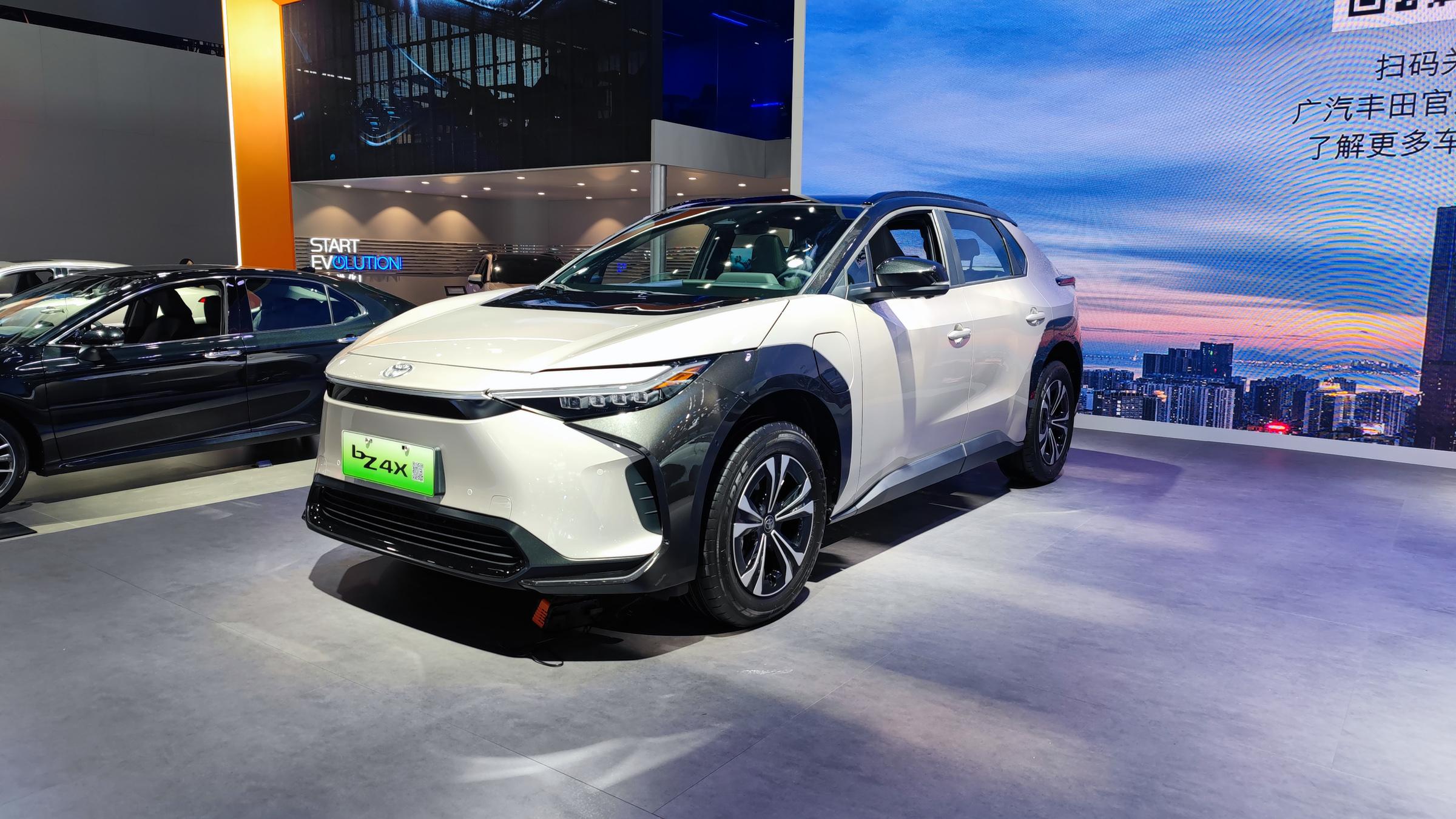 Energy Electric Cars 400-615 Km Endurance Midsize EV Car BZ4X Pro with 80KW Front Motor Power and 337NM Torque