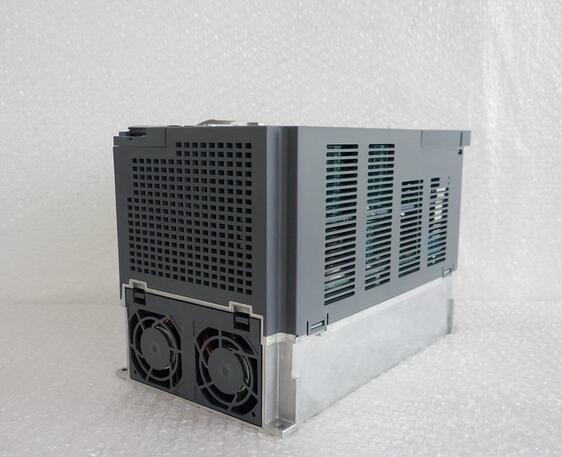 MR-J3-700A Mitsubishi Servo Driver MR-J3 Series Servo Driver Servo Motor Original adn New