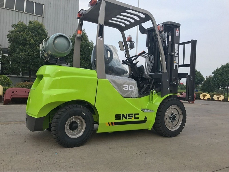 LPG Gas Lift Truck 3 Ton Forklift with Nissan Engine