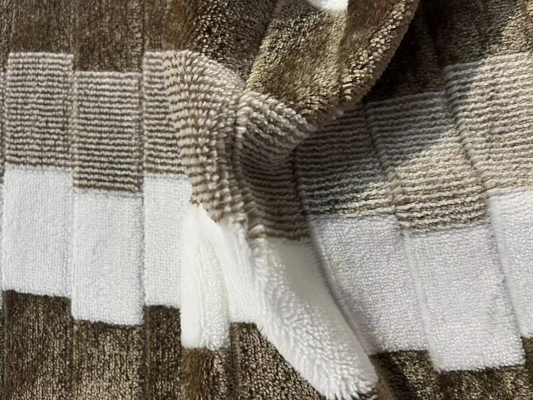 Knitted Jacquard Polyester Fleece Fabric The Ultimate Choice for Fashionable Garments