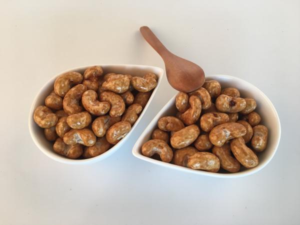 Raw Ground Cashew Nut Snacks Tasty Sriracha Chili Flavored Spicy Cashew Full