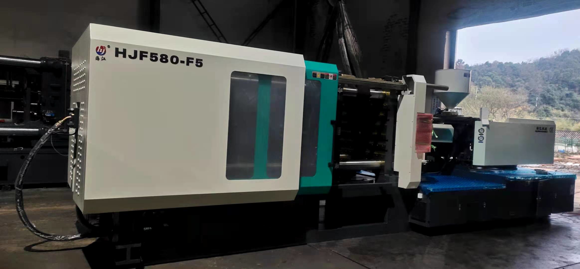 Advanced 20L Plastic Blow Molding Machine with 2 Cooling Zones and 25 1 Screw L/D