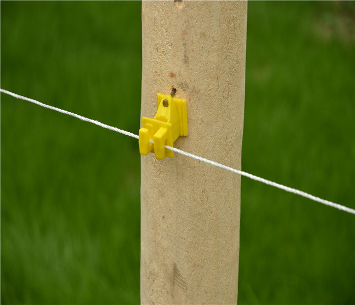 ins510 nail insulator 6MM good yellow hdpe sung wood post with two galvanized nail Electric Fence Insulators