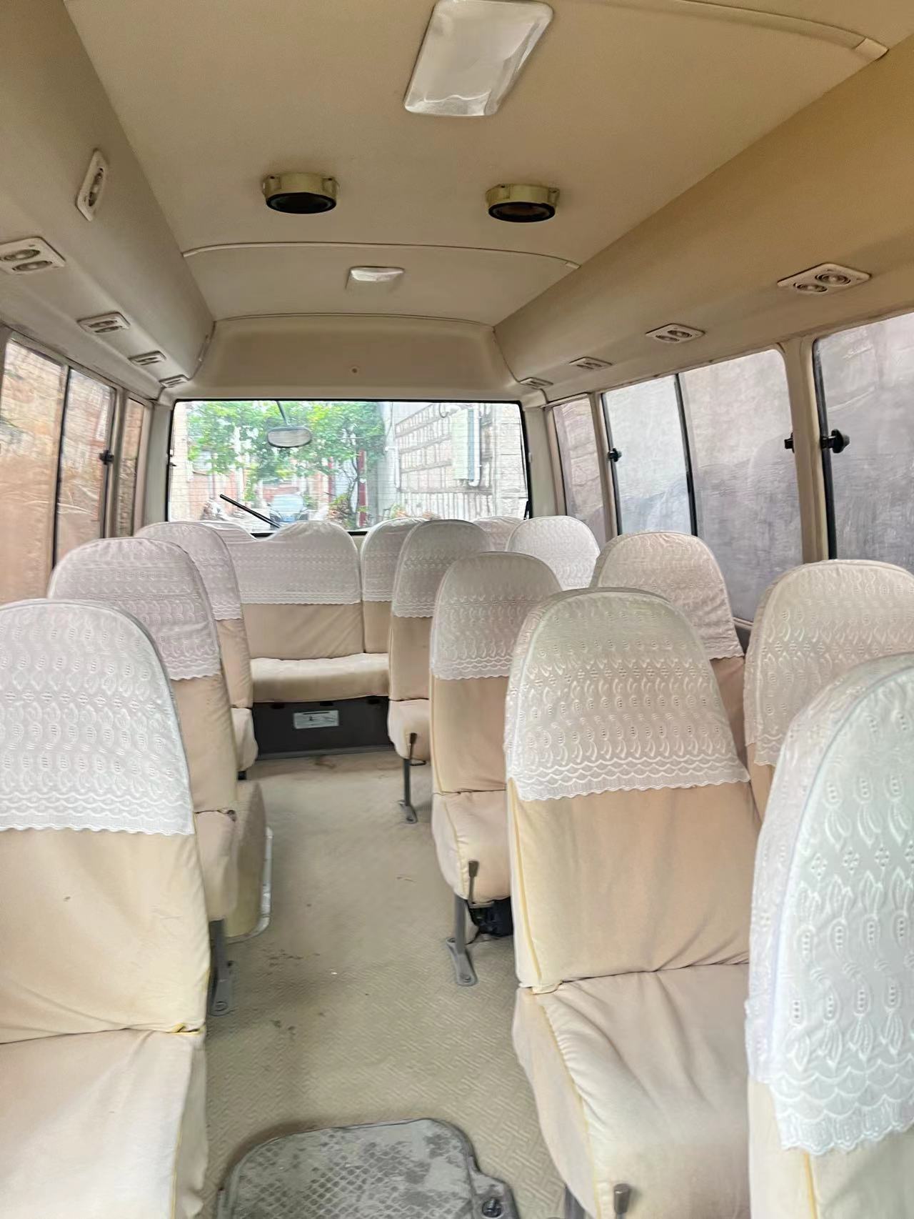 Used Original Toyota Coaster Bus LHD 30 Seats Engine Capacity 4L Seats 16 30