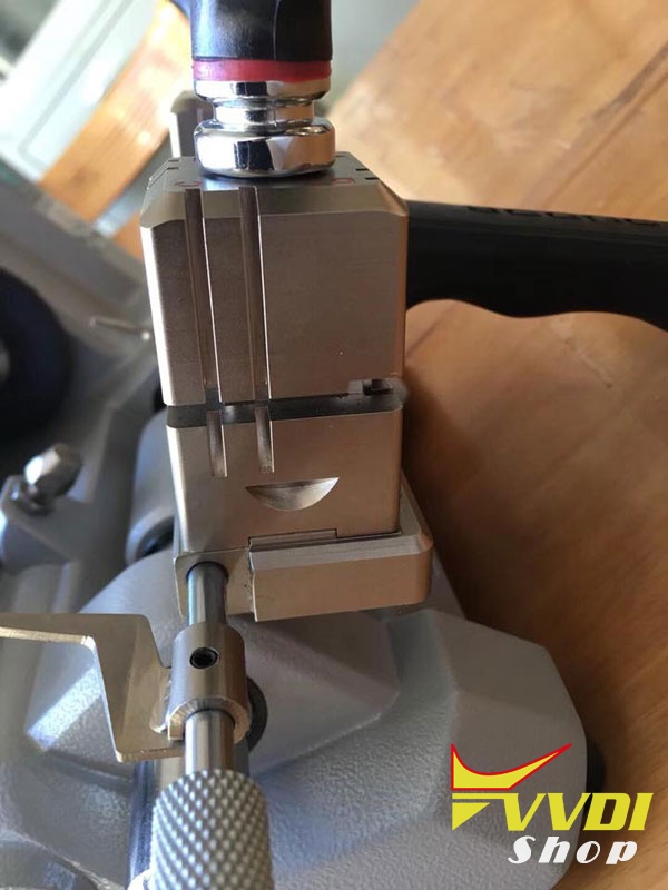 xhorse-condor-xc-009-key-cutter-10