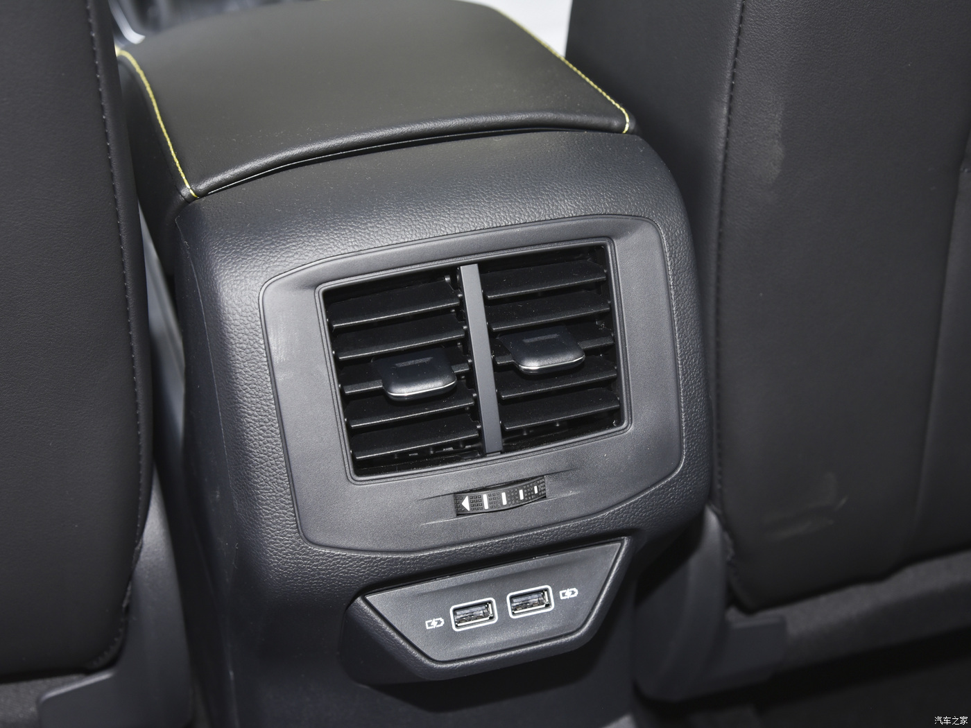 2024 T-ROC Compact 5-seats SUV Gasoline Vehicle Forward Shift Number 7 Fuel Gas/Petrol DSG Automobile 300TSI