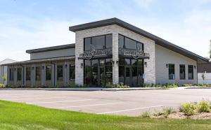 Wholesale Aisc En Jis Standard Commercial Steel Building Prefab Steel Shopping Center from china suppliers
