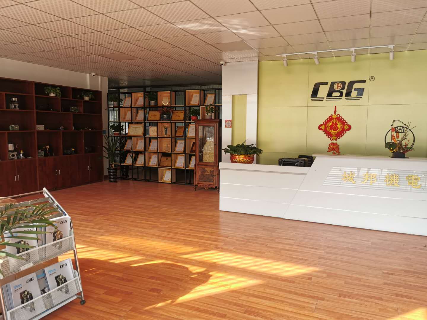 Advertising Swing Door 1.5A For Community Entrance Operation Lifetime 5million Times