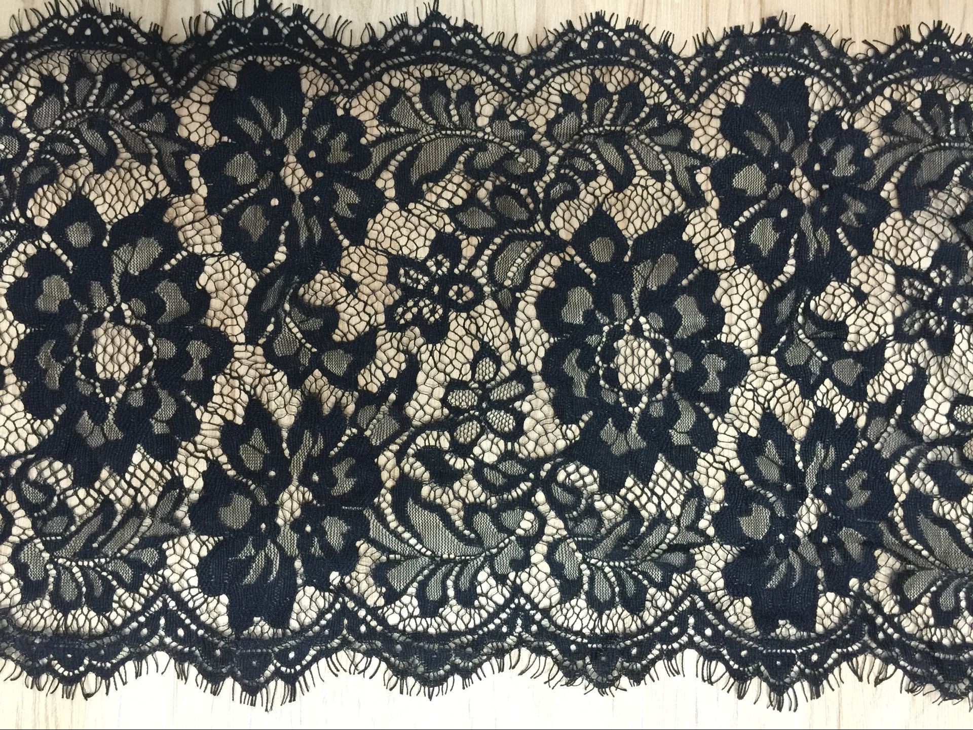 29cm * 300cm 2017 Fashion Lace Border Eyelash Lace Edge in Black/Ivory color
