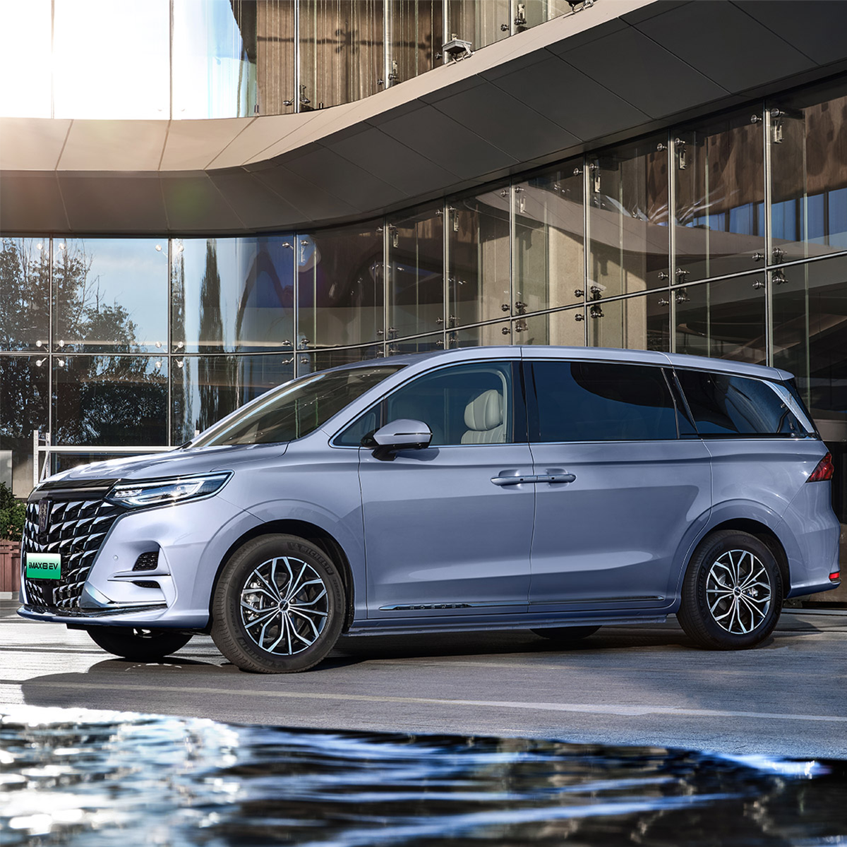 2023 MPV EV Car 7 Seats Roewe Imax8 For Travelling New Energy Vehicle Long Range