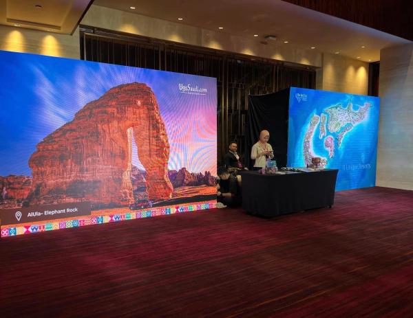 Advertising P6 Outdoor Waterproof Full Color LED Display 6mm Pitch Billboard