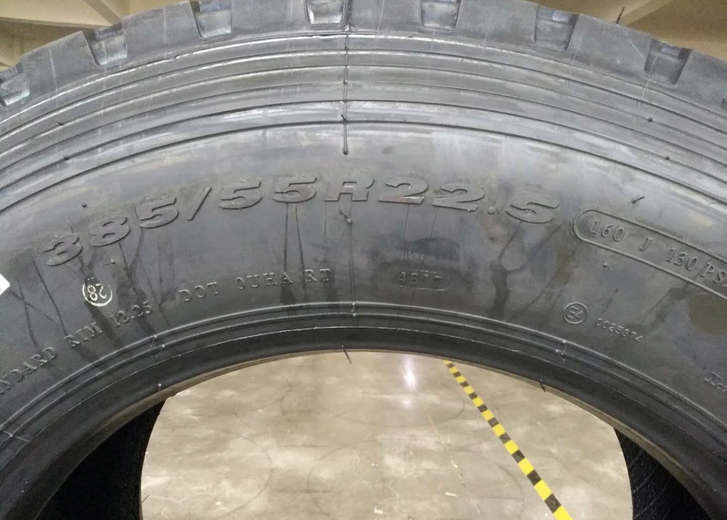 385/55R22.5 Size Travel Coach Tires 4500Kg Max Loading Capacity For Highway