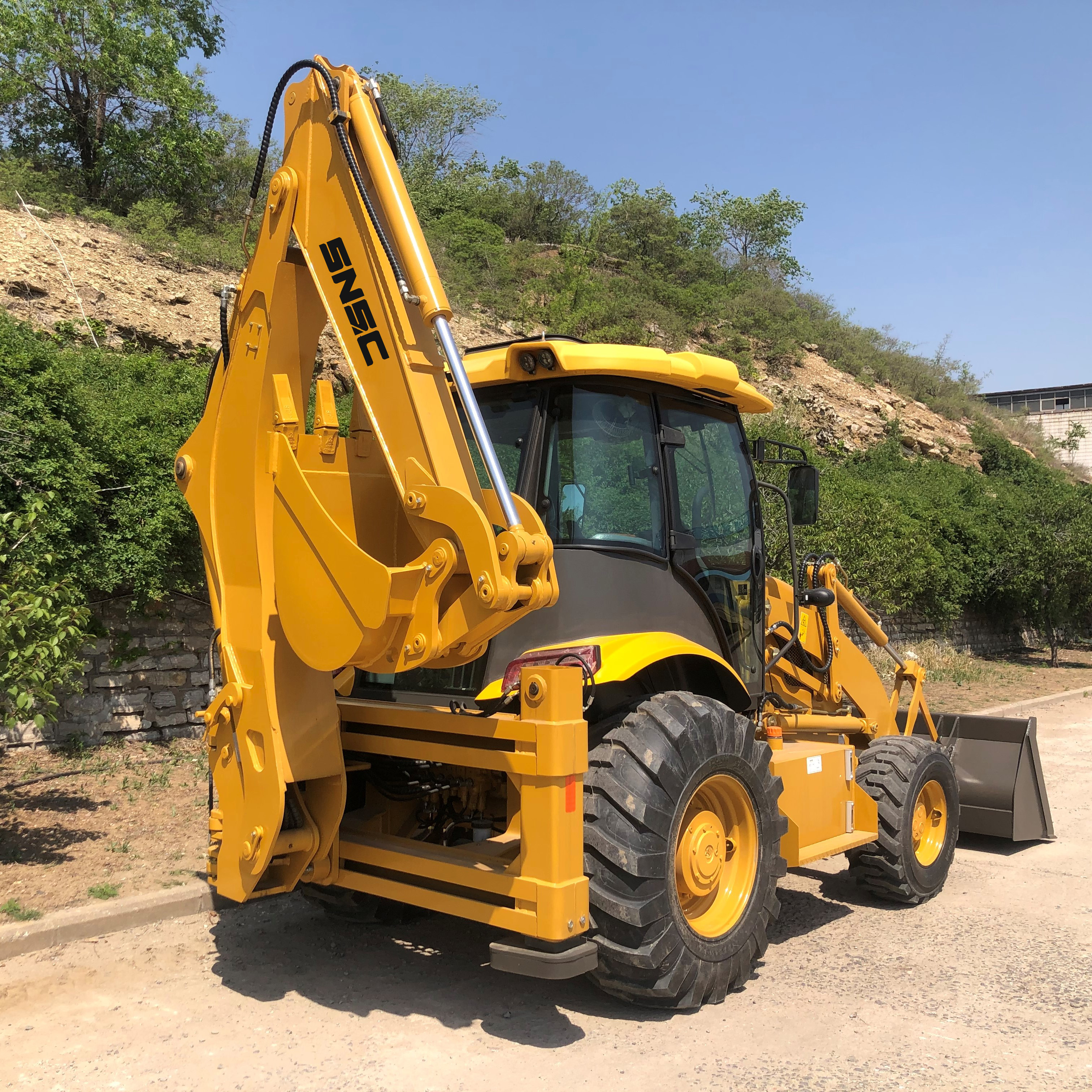 2.5 Ton 4WD Backhoe Loader with Quancheng Hydraulic Pump and Chuanye Hydraulic Cylinder