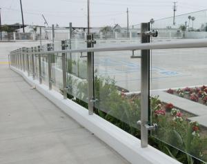 Wholesale Outdoor Architectural Glass Panels With Polished Edges Transparent from china suppliers