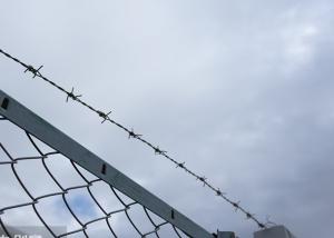 Wholesale Fence Construction Protection Hot Dipped Galvanized Barbed Wire Price Per Roll from china suppliers
