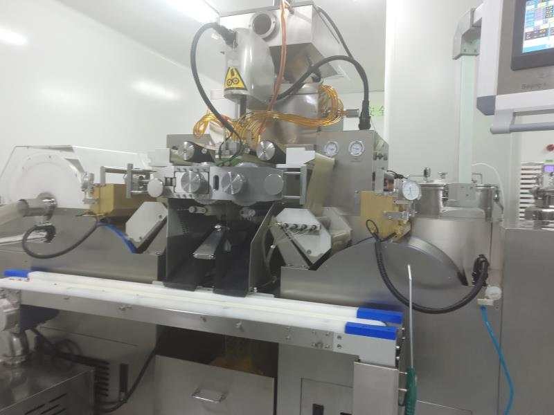 7 Inch Softgel Capsule Halal Material Vgel Encapsulation Machine For Oil And Liquid Paste
